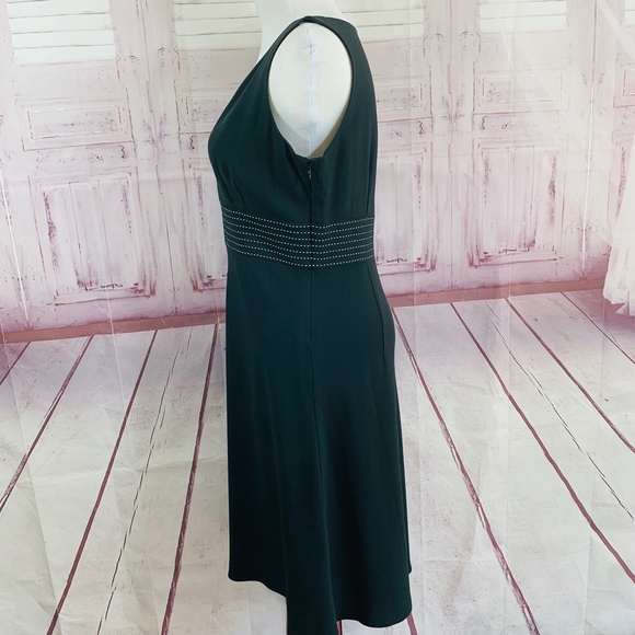 Ann Taylor Black Sleeveless V-neck Dress Size 6P - Picture 3 of 8